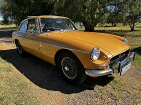 1970 MG-B GT Chrome Bumper Wire Wheel