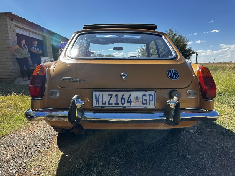 1970 MG-B GT Chrome Bumper Wire Wheel