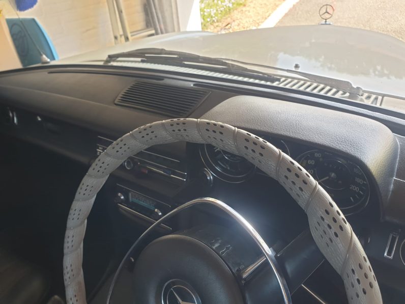 1971 Mercedes Benz 230