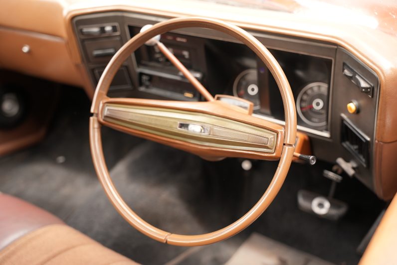 [SOLD] 1975 Ford Ranchero V8