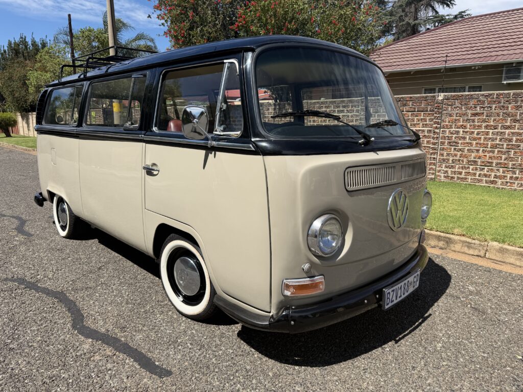 1969 Volkswagen Kombi Lowlight Deluxe