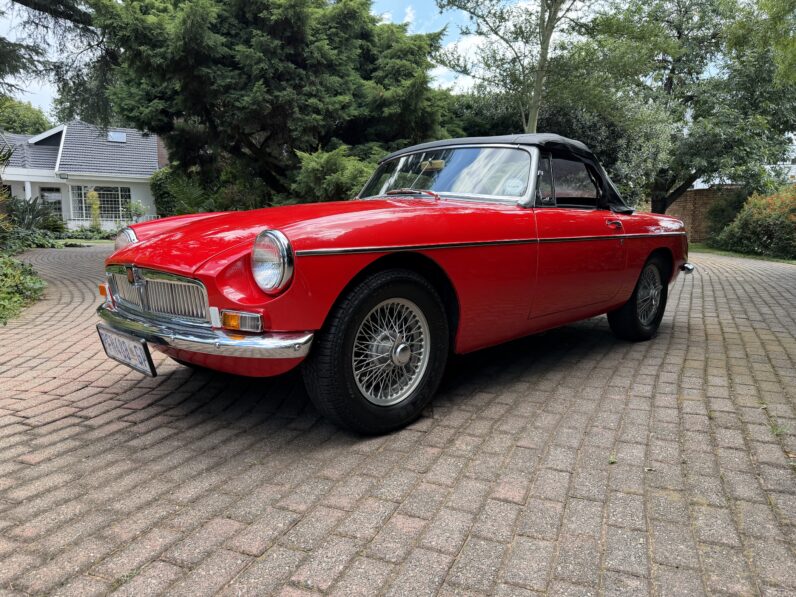 [SOLD] 1964 MGB GT Roadster