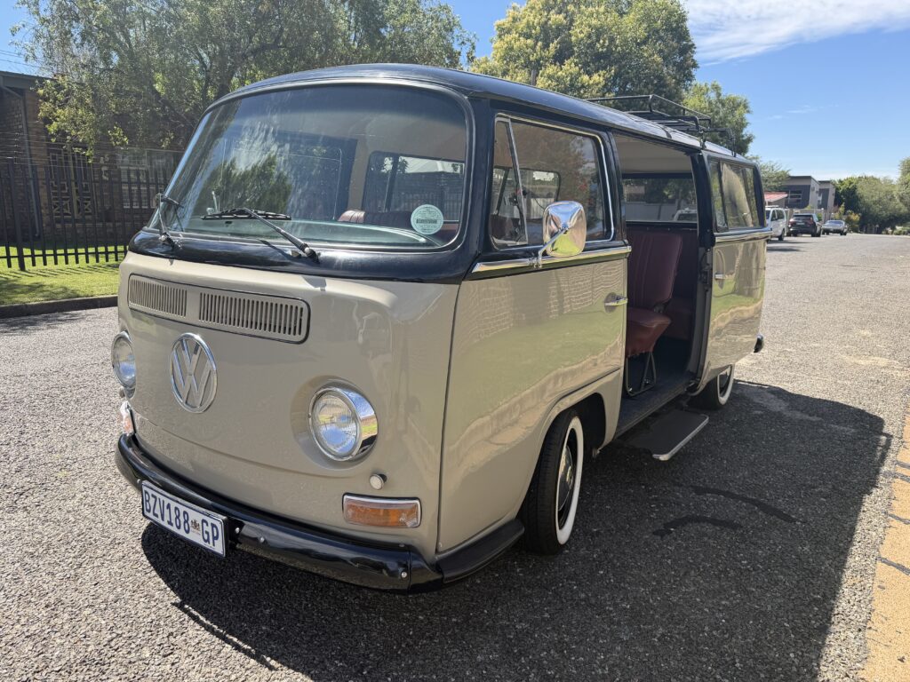 1969 Volkswagen Kombi Lowlight Deluxe