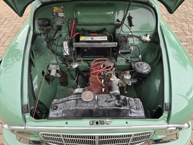 [SOLD] 1950 Morris Minor Lowlight