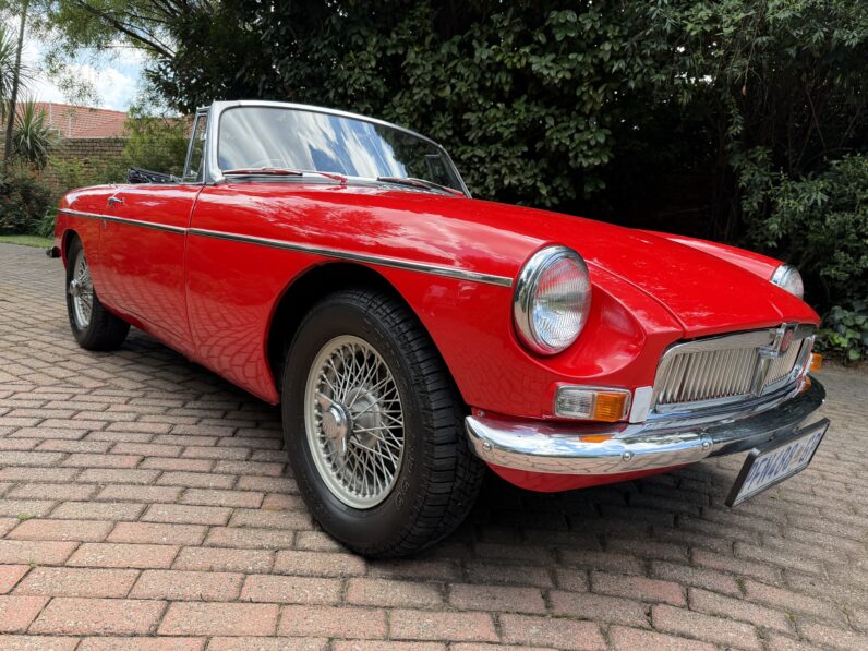 [SOLD] 1964 MGB GT Roadster