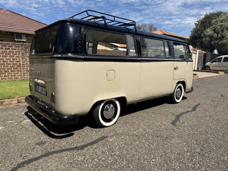 1969 Volkswagen Kombi Lowlight Deluxe
