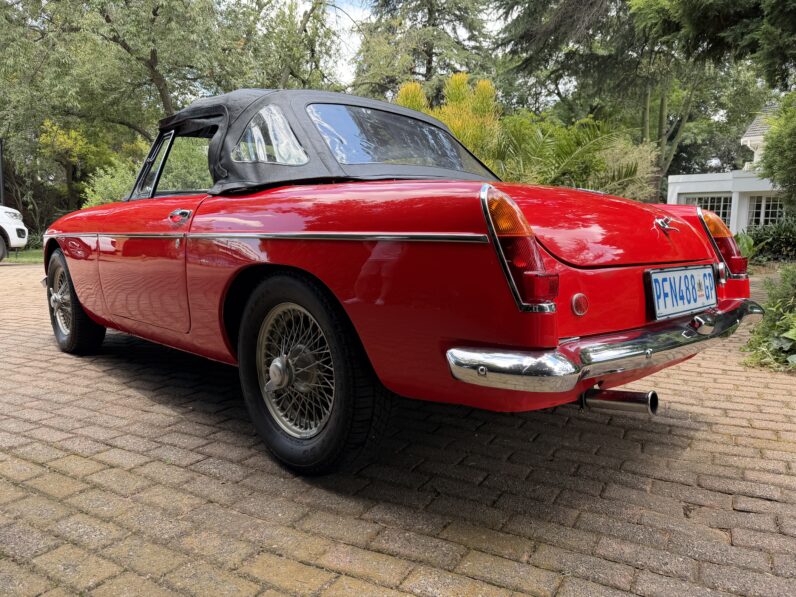 [SOLD] 1964 MGB GT Roadster