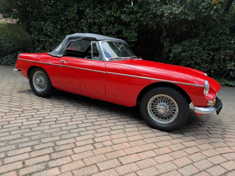 [SOLD] 1964 MGB GT Roadster