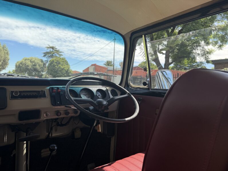 1969 Volkswagen Kombi Lowlight Deluxe