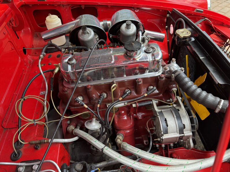 [SOLD] 1964 MGB GT Roadster