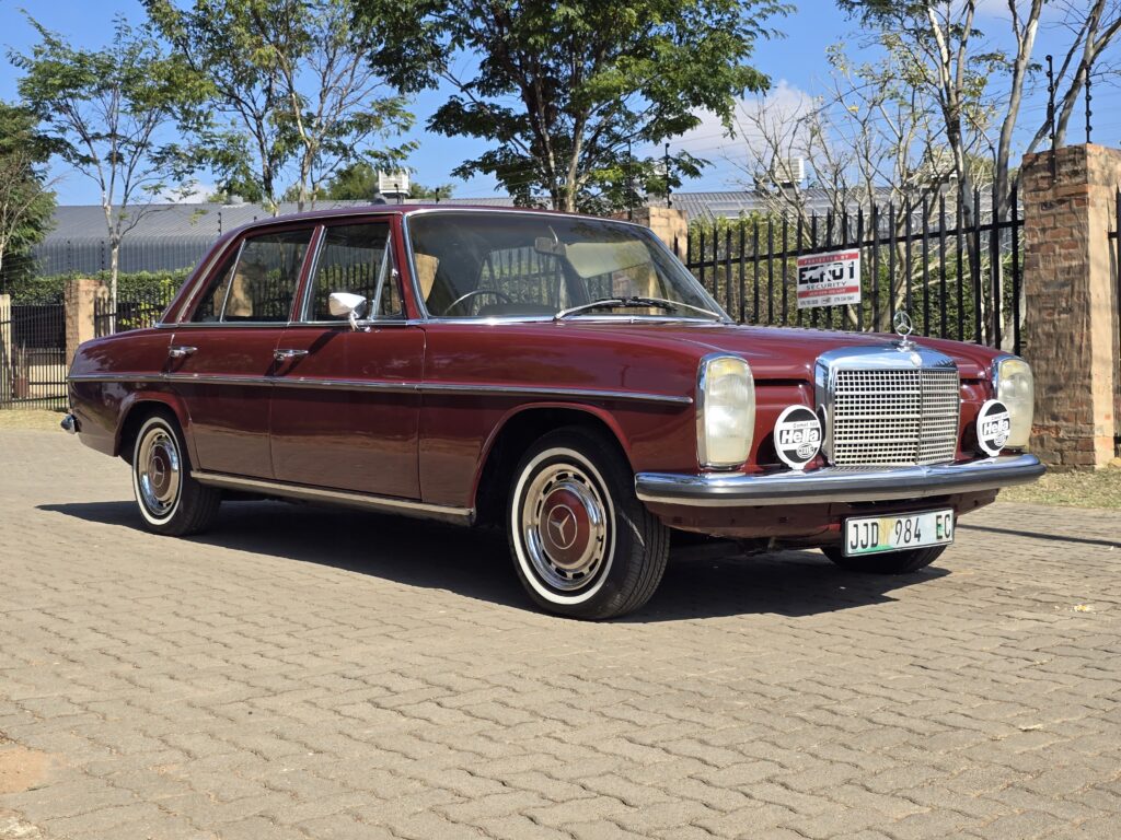 1975 Mercedes Benz 230E W115