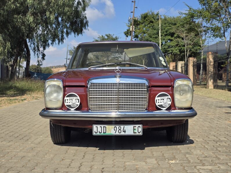 1975 Mercedes Benz 230E W115